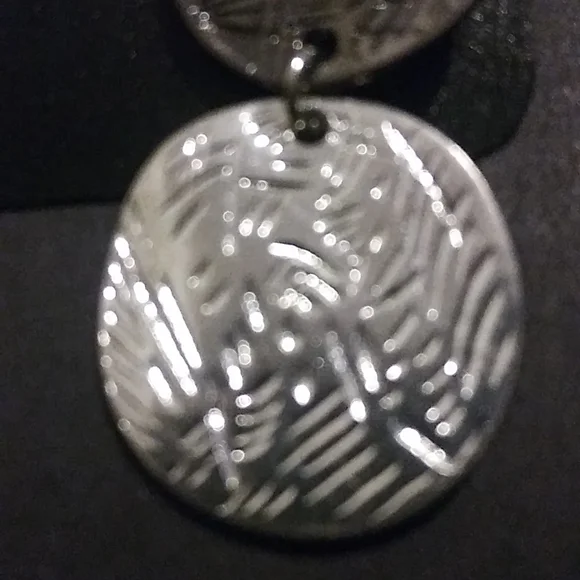 SOLD!Accessories/EARRINGS - Picture 2 of 4